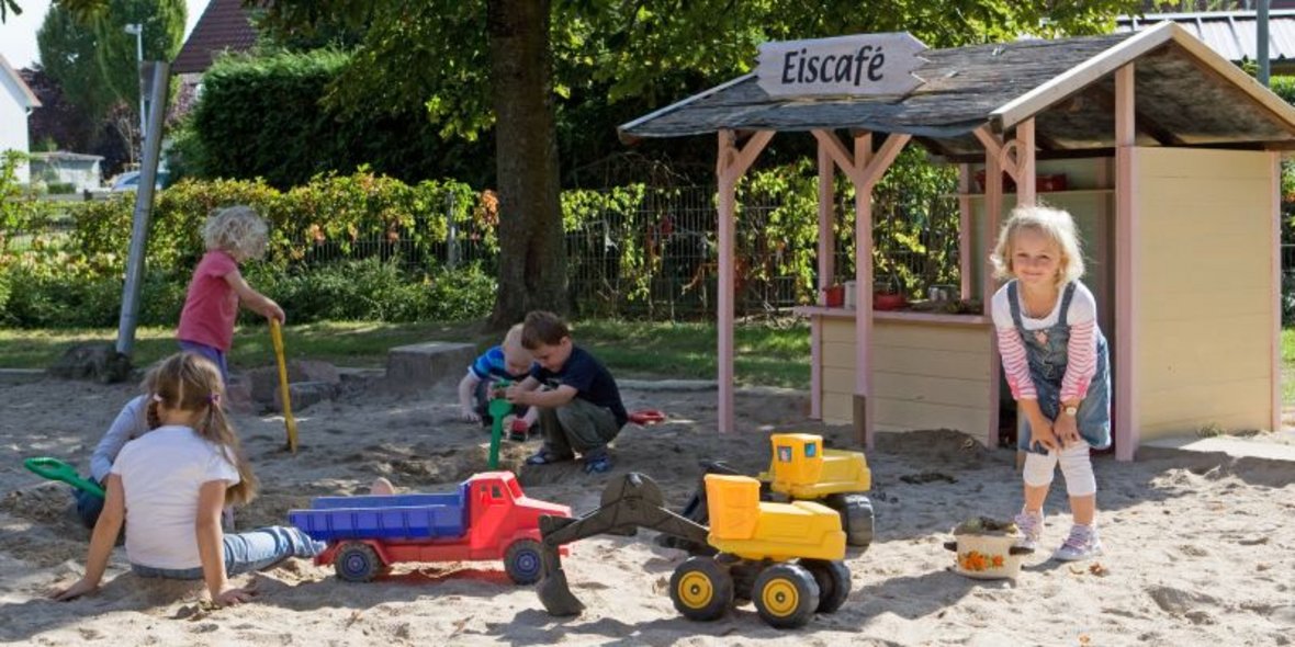 Kindergarten Bild von spielenden Kindern