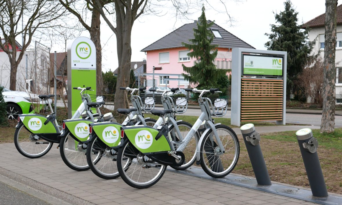 Fahrräder Mobilitätsstation Parkweg Bild von Fahrrädern Mobilitätsstation Parkweg