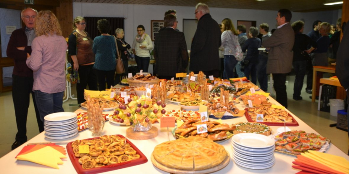 Willkommensfest für Bürger und  Geflüchtete Willkommensfest für Bürger und Geflüchtete