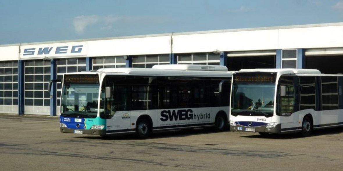 SWEG Busleitstelle in Schutterwald Bild von Zwei SWEG Bussen in Schutterwald